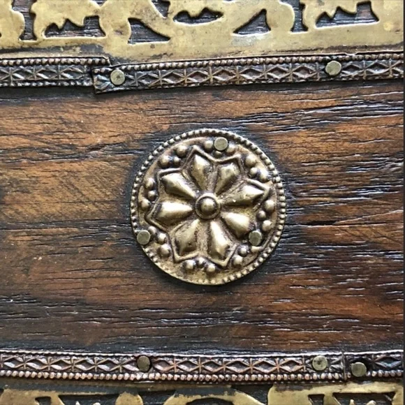 Antique East Indian Dresser Box - Picture 7 of 16